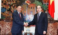 Vize-Premierminister Nguyen Thien Nhan besucht Indien